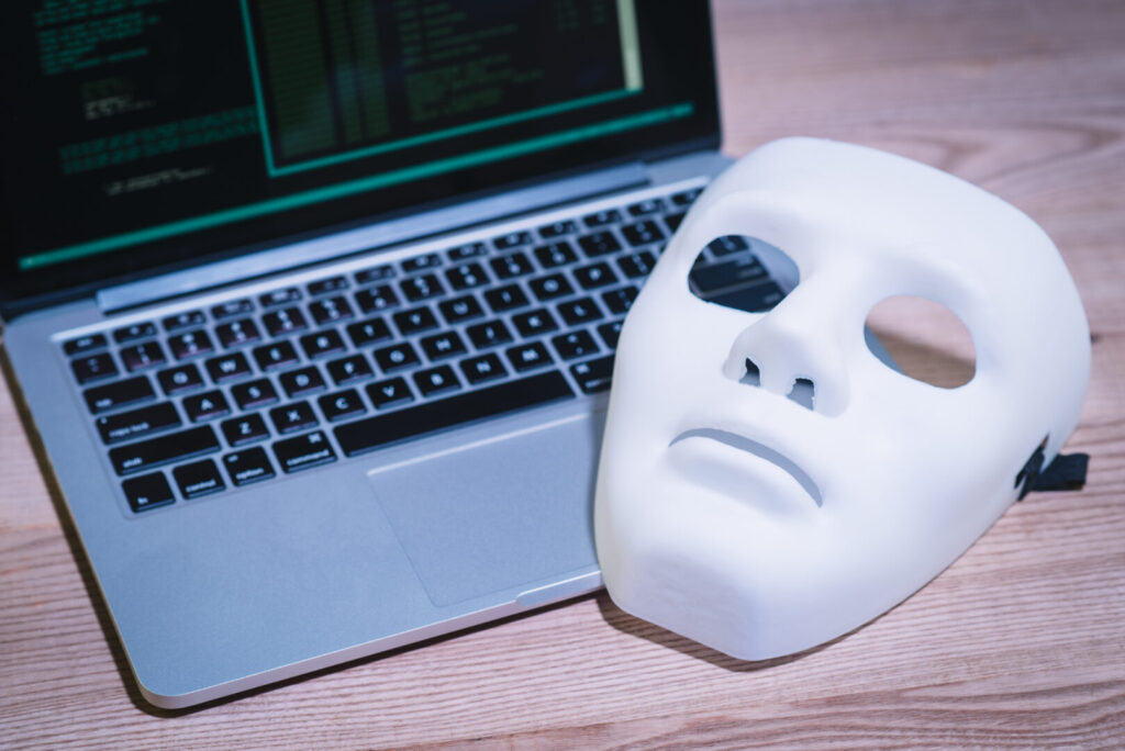 hackers mask laptop